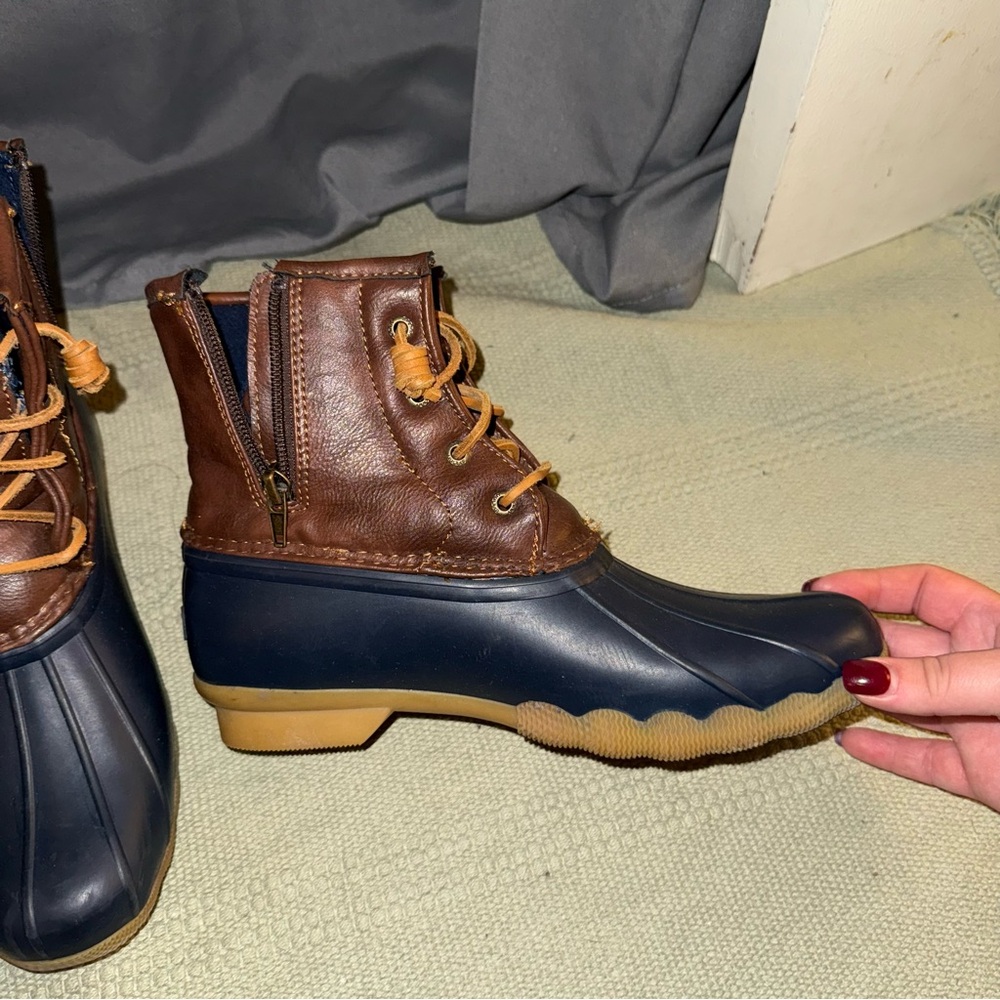 Sperry navy blue/brown duck boots